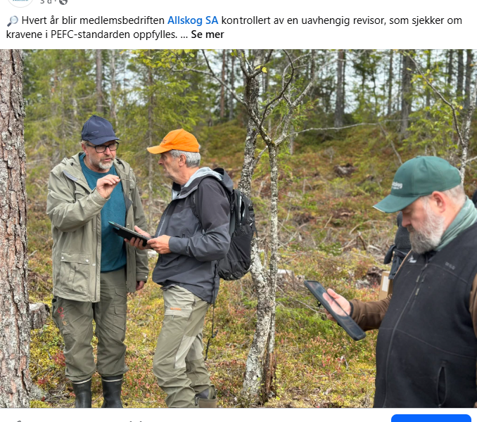 Skjermbilde av et facebook-innlegg med tre menn i skogen.