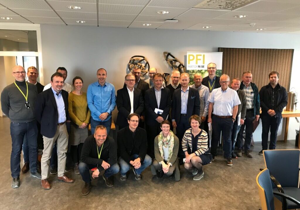 Deltakere workshop med den tyske klyngen Deltakere på workshopen mellom Arena Skog og Cluster Forst und Holz in Bayern.