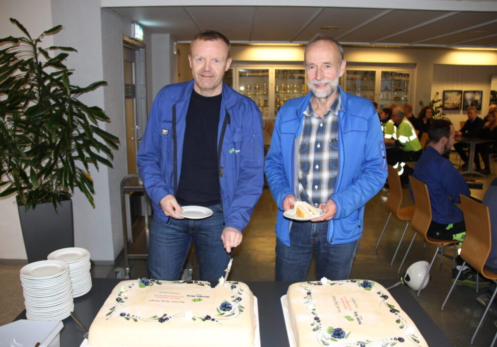 IMG_5268 De to spydspissene i den nye satsingen fikk forsyne seg først av kaka!